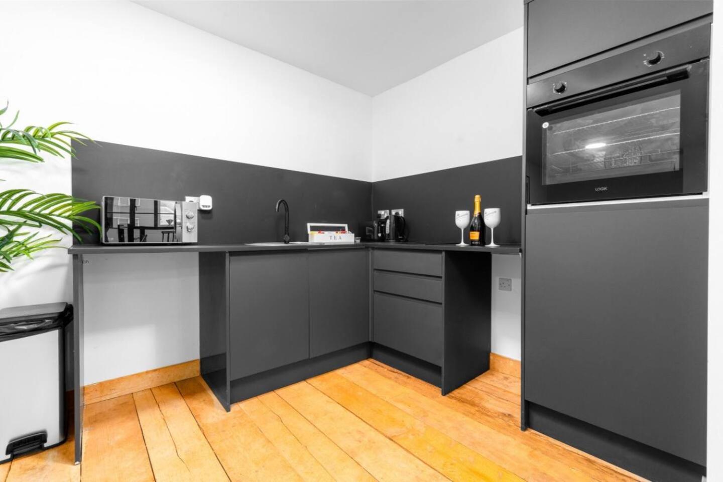 Loft Style Apartment - Near City Centre - Smart Tv- Wifi - Parking - Top Rated - 3Nt Birmingham Eksteriør billede